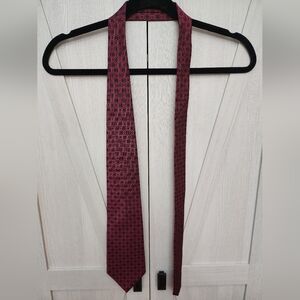 Palatina Red Geometric Patterned Tie